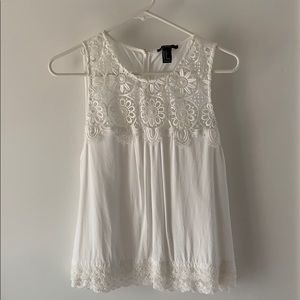 White sleeveless tank top